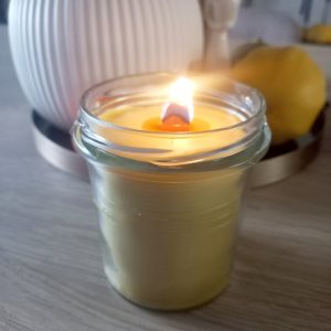 Świeca z wosku pszczelego